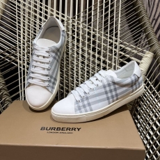 Burberry Low Shoes